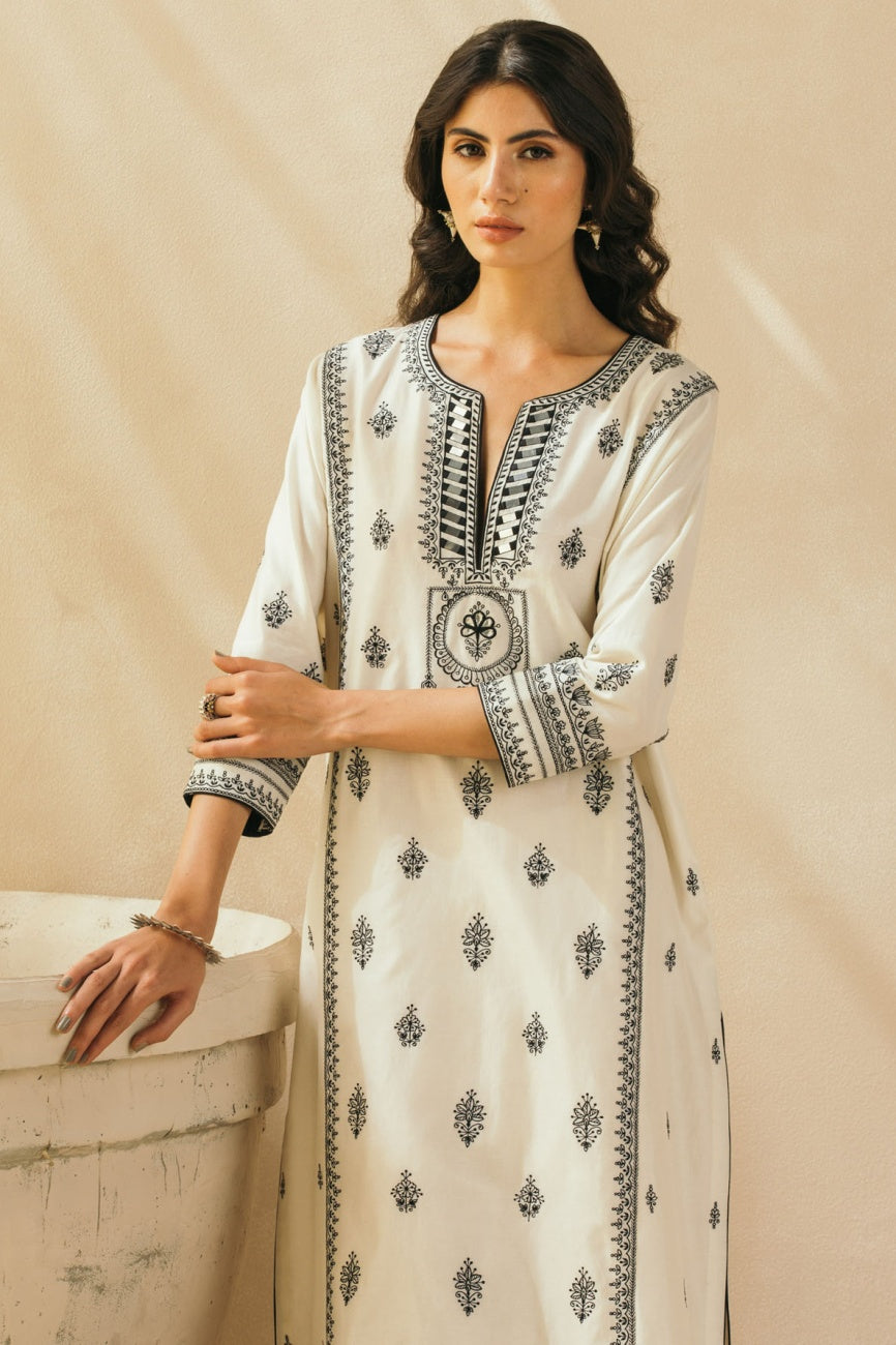 Mughal Embroidered Kurta Set